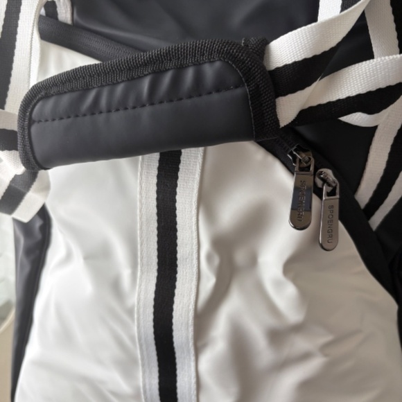 Spoengru Black and White Large Pickleball Tote with Shoe Compartment - Picture 11 of 11